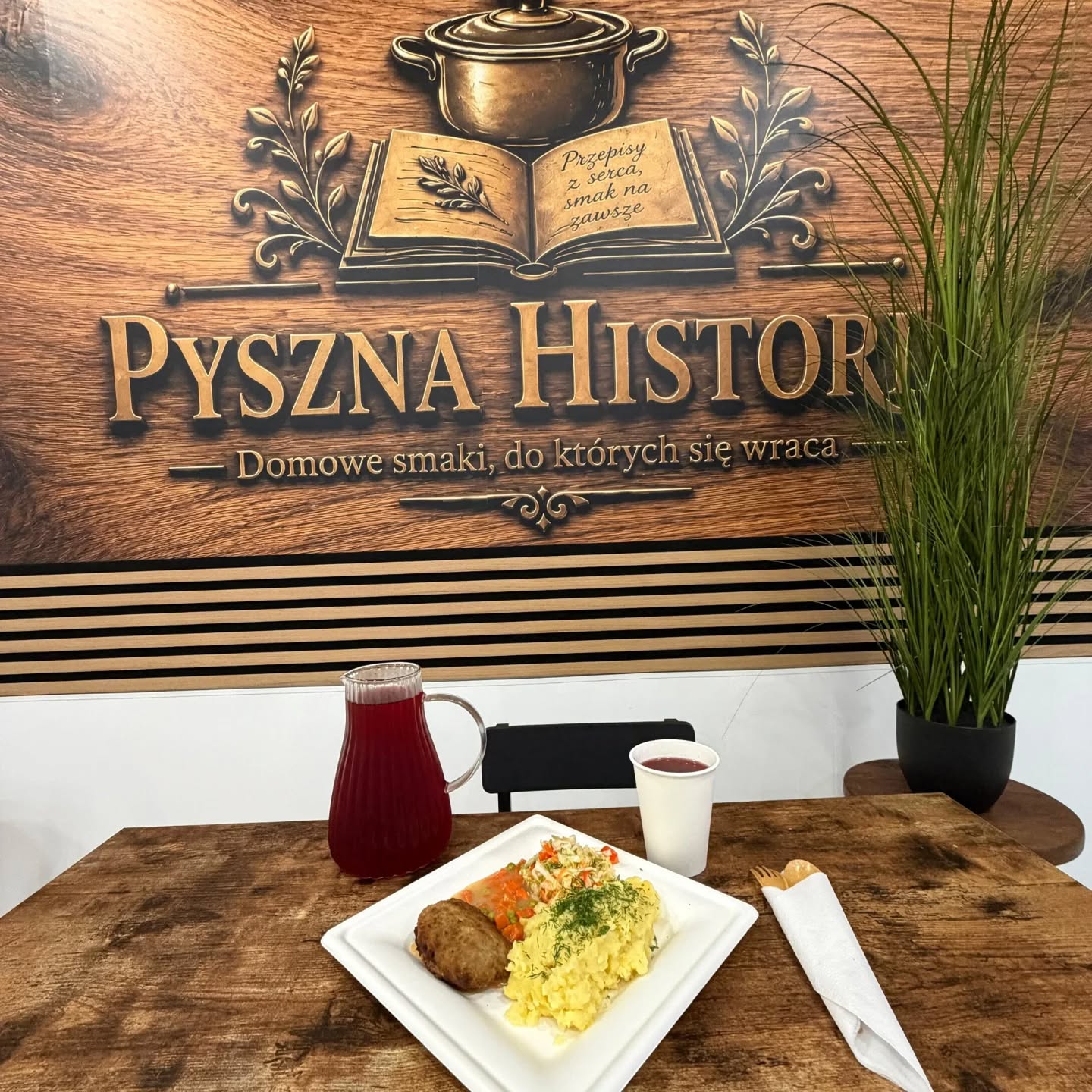 Wnętrze bistro Pyszna Historia